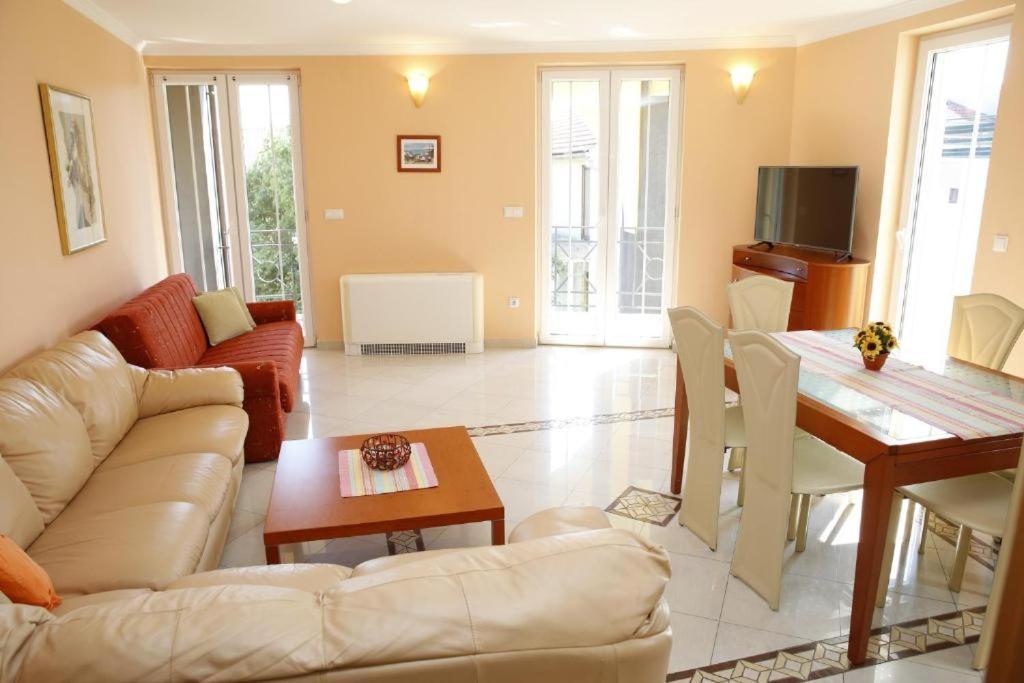 Vila Nara Hotel Vodice Eksteriør billede